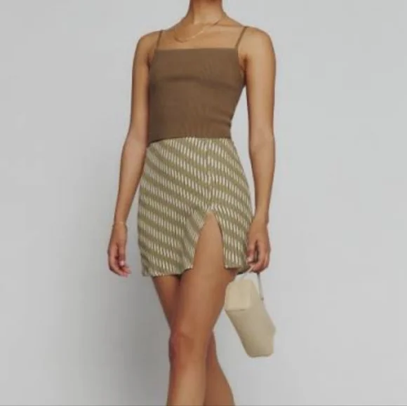 Reformation Mini Skirt Sz-8 - Picture 2 of 7